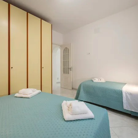 Piazzetta Al Mare Nyaraló *