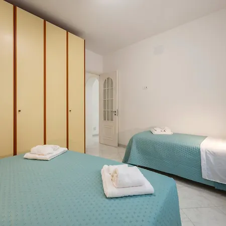 בית נופש Piazzetta Al Mare *