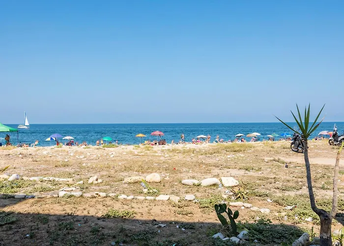 Piazzetta Al Mare 度假居 *